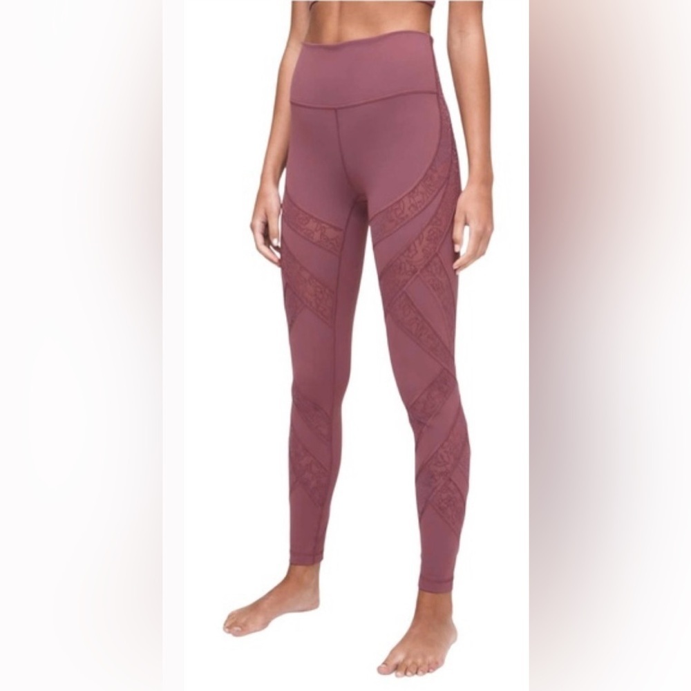 Lululemon Wunder Under High-Rise Tight* Flocked 28"
Plumful W5CA4S size 4